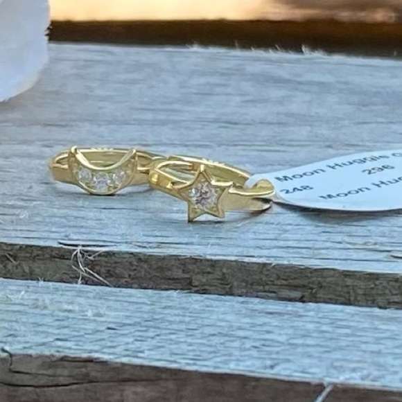 NWT AQUA 18K GOLD OVER STERLING SILVER STAR AND MOON HOOP EARRING WITH CZ STONED - Picture 8 of 8